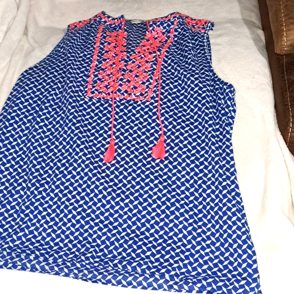 J Crew Sleeveless Blue and White Top with Embroidered Pattern - Picture 2 of 5